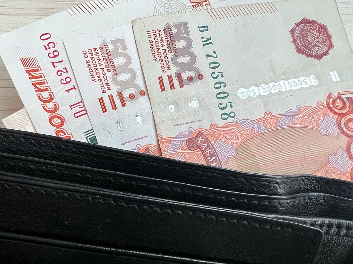 Финансовые аналитики рассказали о двух сценариях для курса рубля